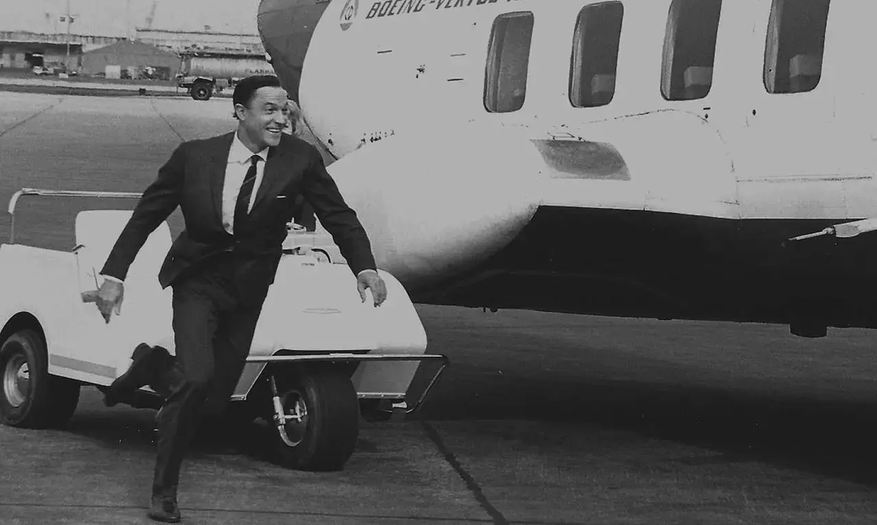 Gene Kelly and an airplane